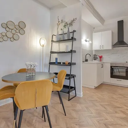 Apartment Superbe Pour 4p Proche Arc De Triomphe Paris